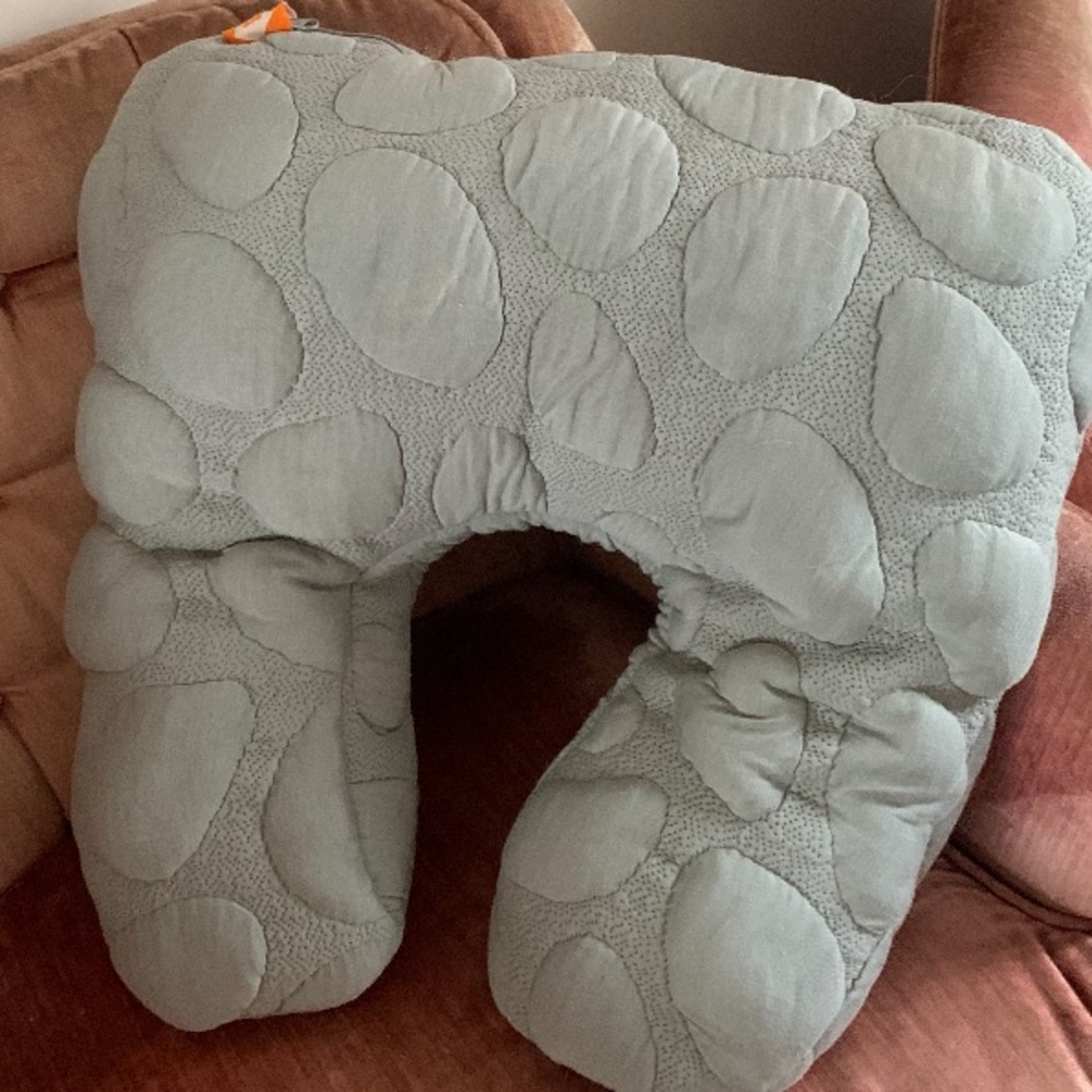 Nook nursing pillow